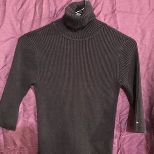 Black ribbed three-quarter sleeve turtleneck